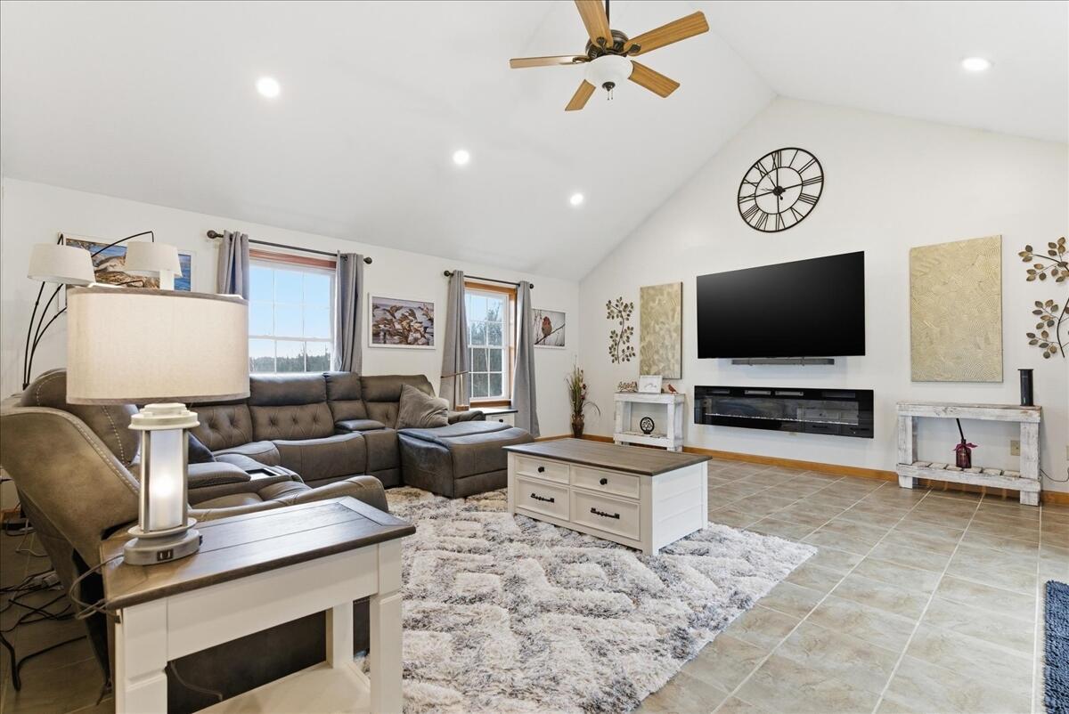 246 Carrs Corner Road Palermo, ME 04354 - Photo 40 of 83 Living room