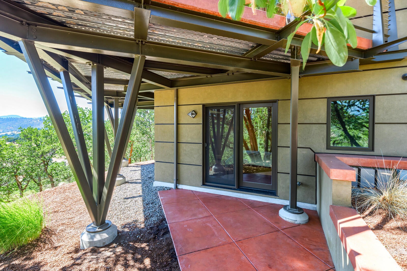 4922 Pioneer Road Medford, OR 97501 - Photo 45 of 70 Downstairs patio