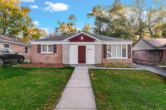 $174,000 | 17649 Dundee Avenue, Homewood, IL 60430