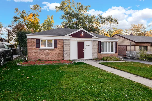 $174,000 | 17649 Dundee Avenue, Homewood, IL 60430