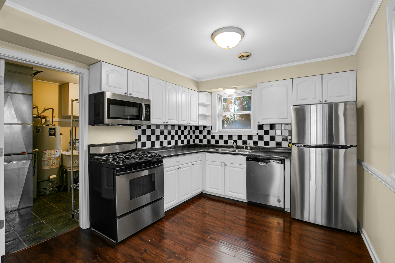 17649 Dundee Avenue Homewood, IL 60430 - Photo 7 of 20