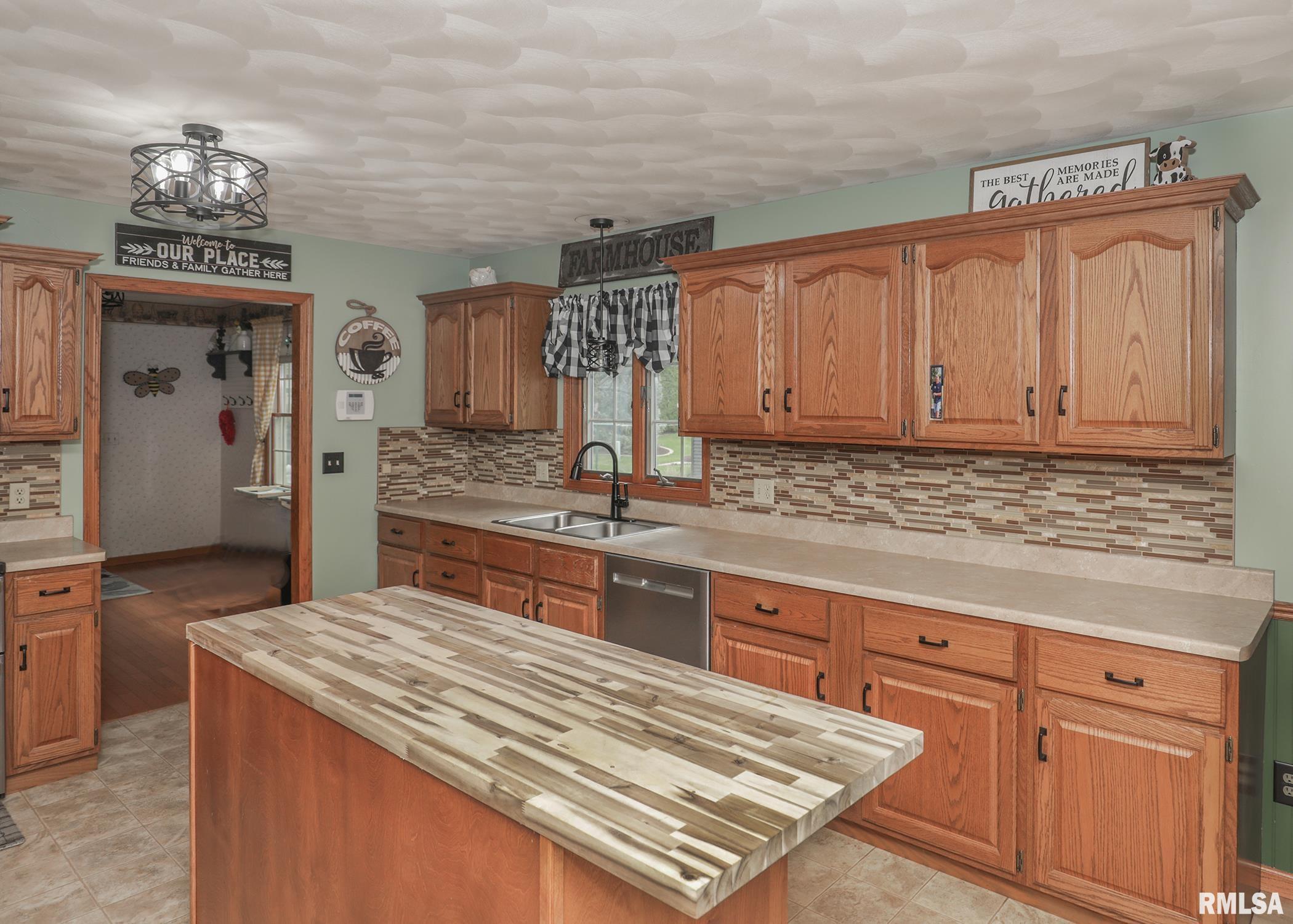 417 Margaret Street Atkinson, IL 61235 - Photo 15 of 46