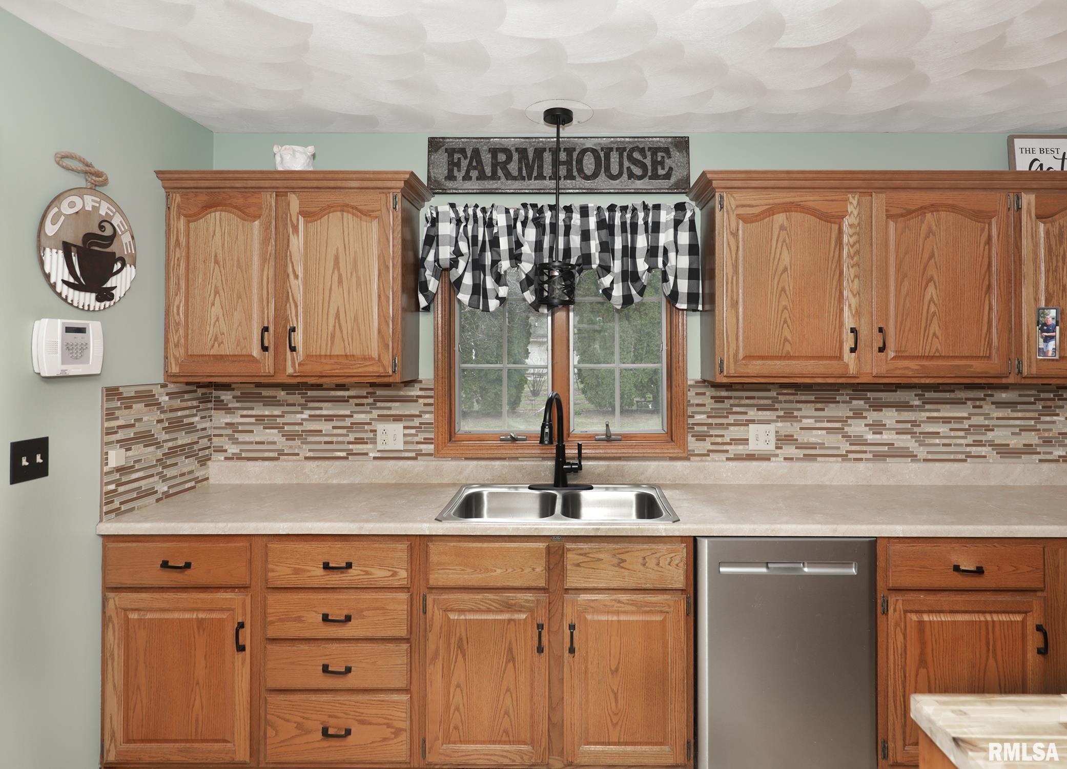 417 Margaret Street Atkinson, IL 61235 - Photo 16 of 46