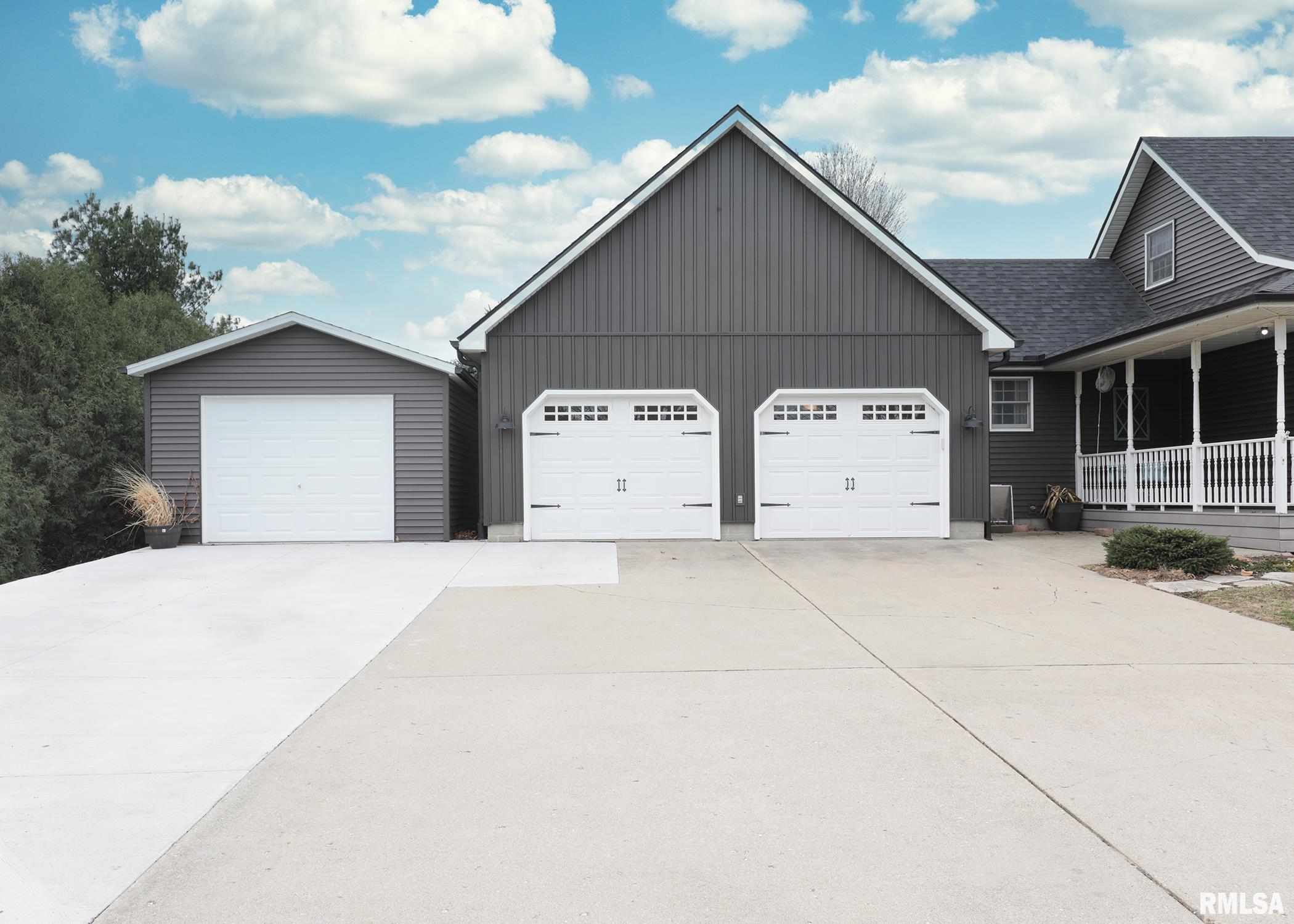 417 Margaret Street Atkinson, IL 61235 - Photo 5 of 46