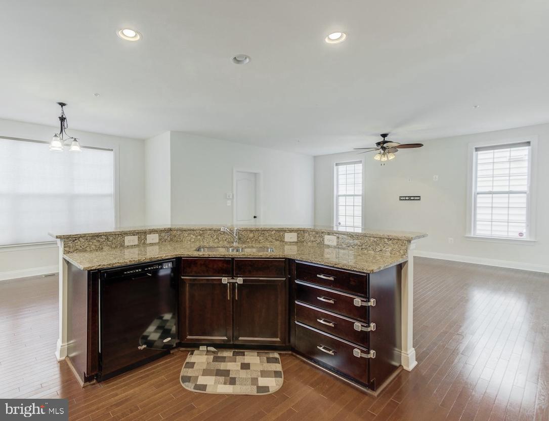 333 Picea View Court Derwood, MD 20855 - Photo 3 of 21