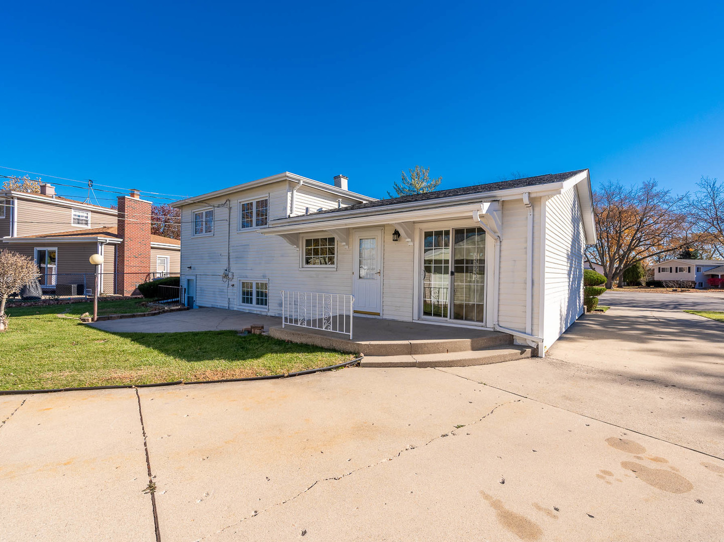 202 Country Club Drive Addison, IL 60101 - Photo 13 of 15