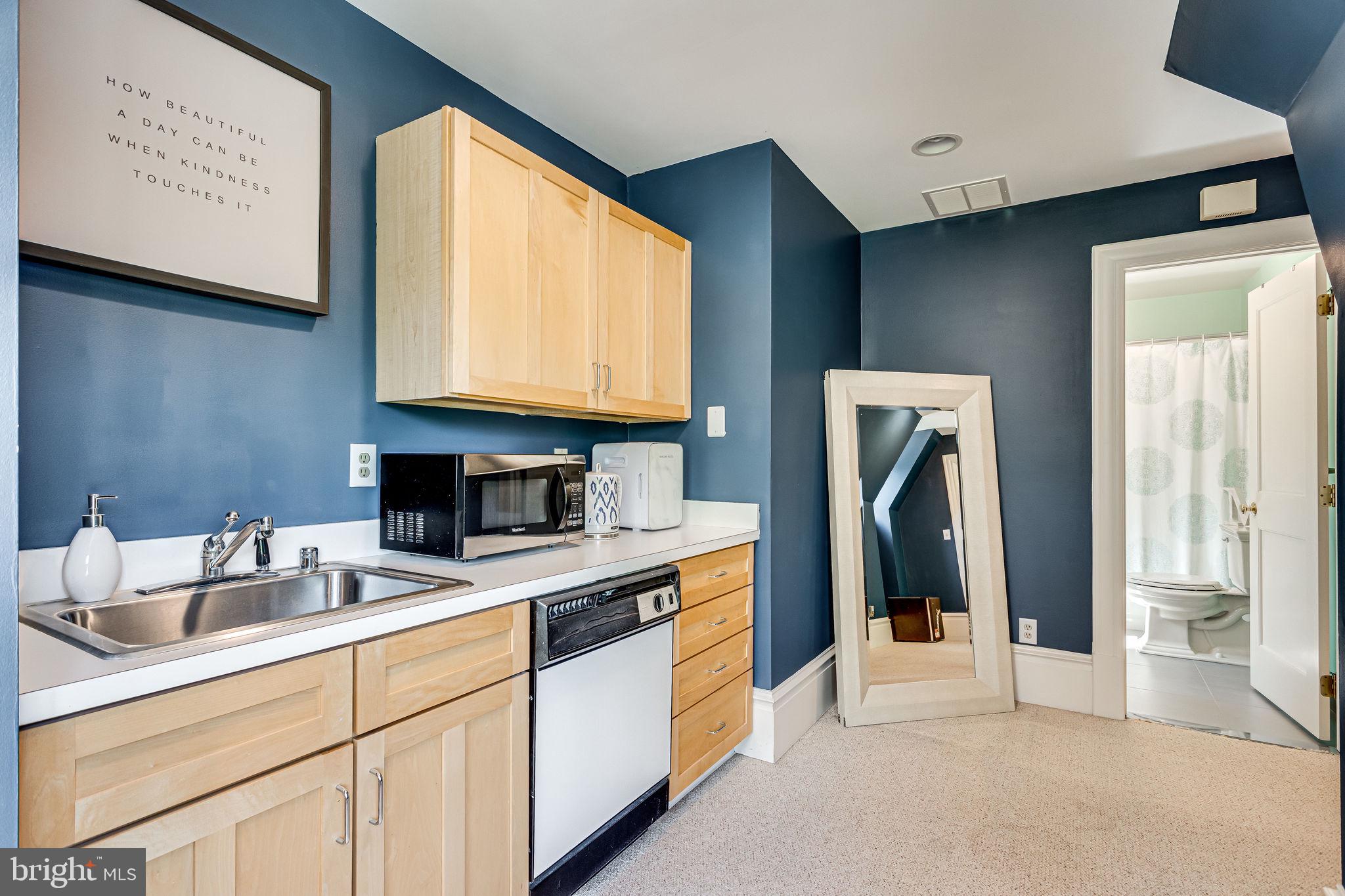 315 Dodon Road Davidsonville, MD 21035 - Photo 49 of 72 Lovely Kitchenette.
