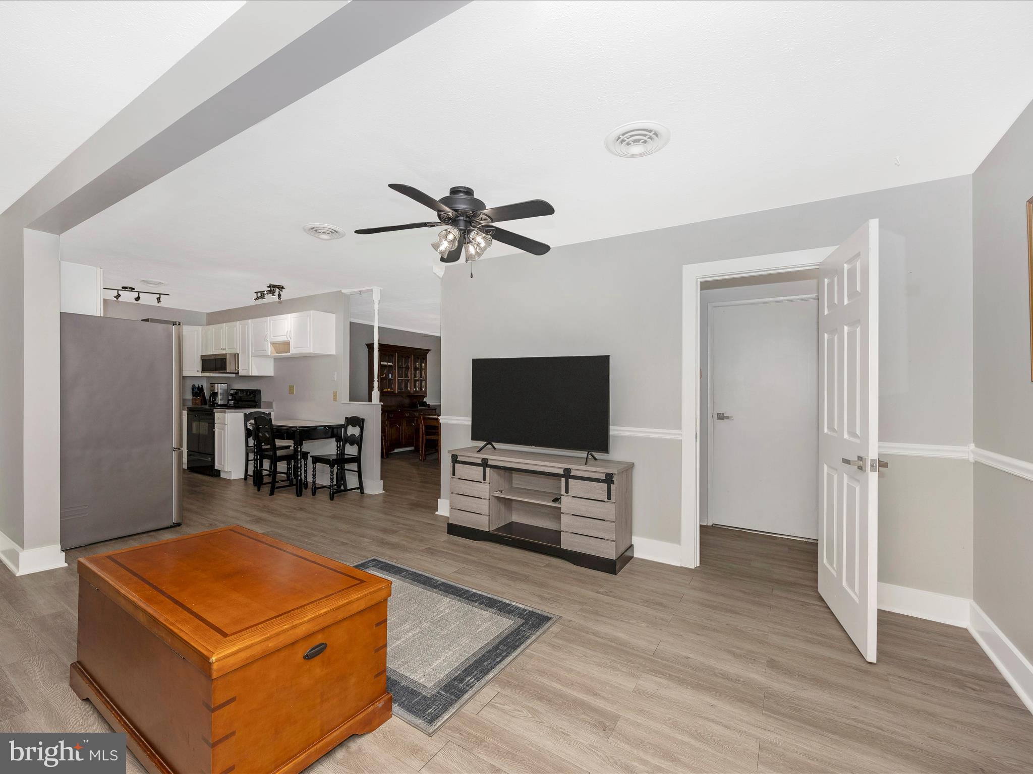 1403 Pinewood Drive Frederick, MD 21701 - Photo 17 of 55 Living Room