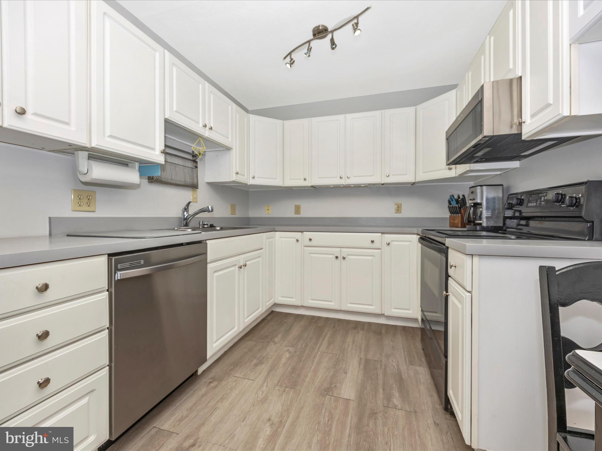 1403 Pinewood Drive Frederick, MD 21701 - Photo 23 of 55 Kitchen