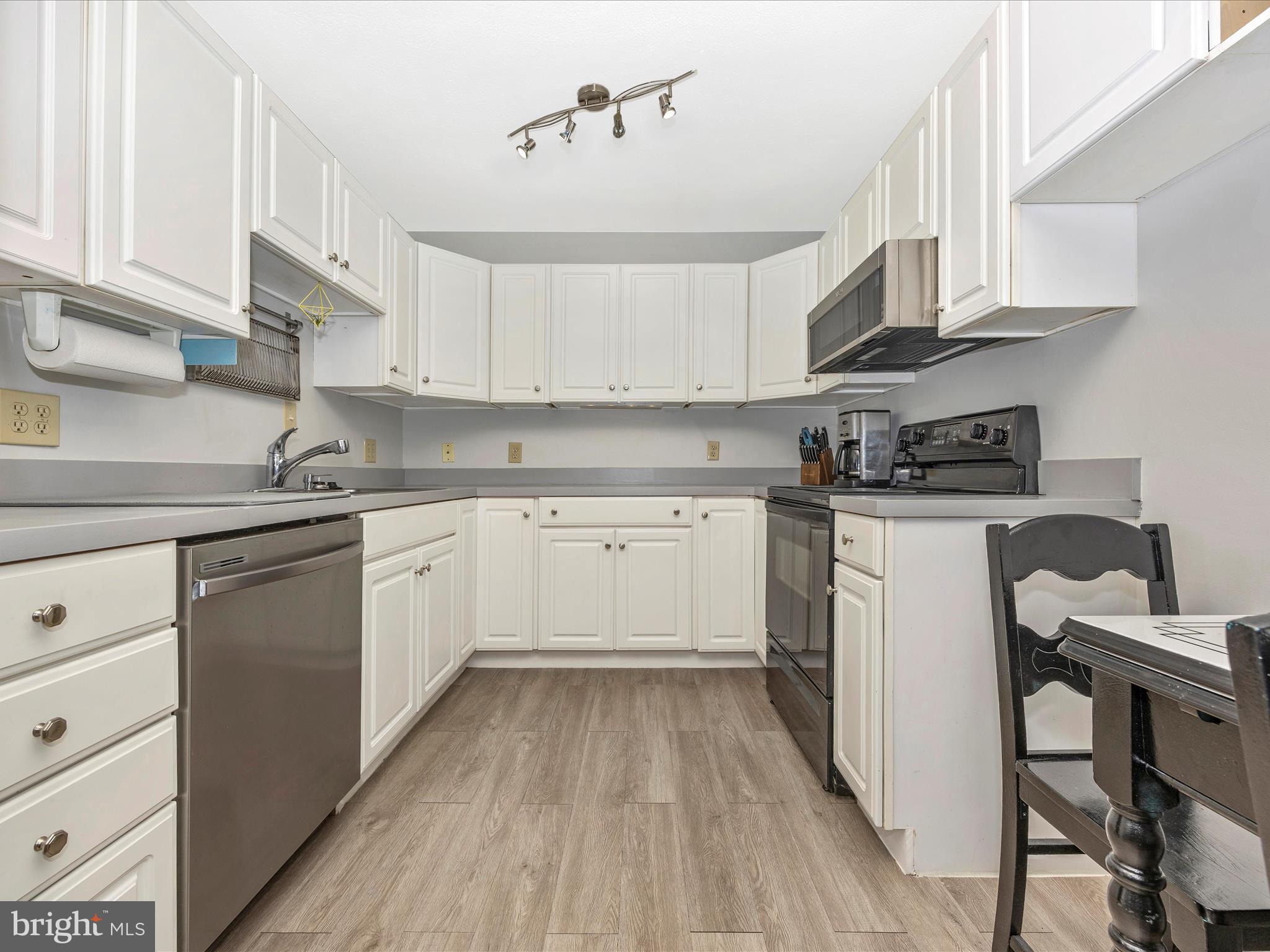 1403 Pinewood Drive Frederick, MD 21701 - Photo 25 of 55 Kitchen