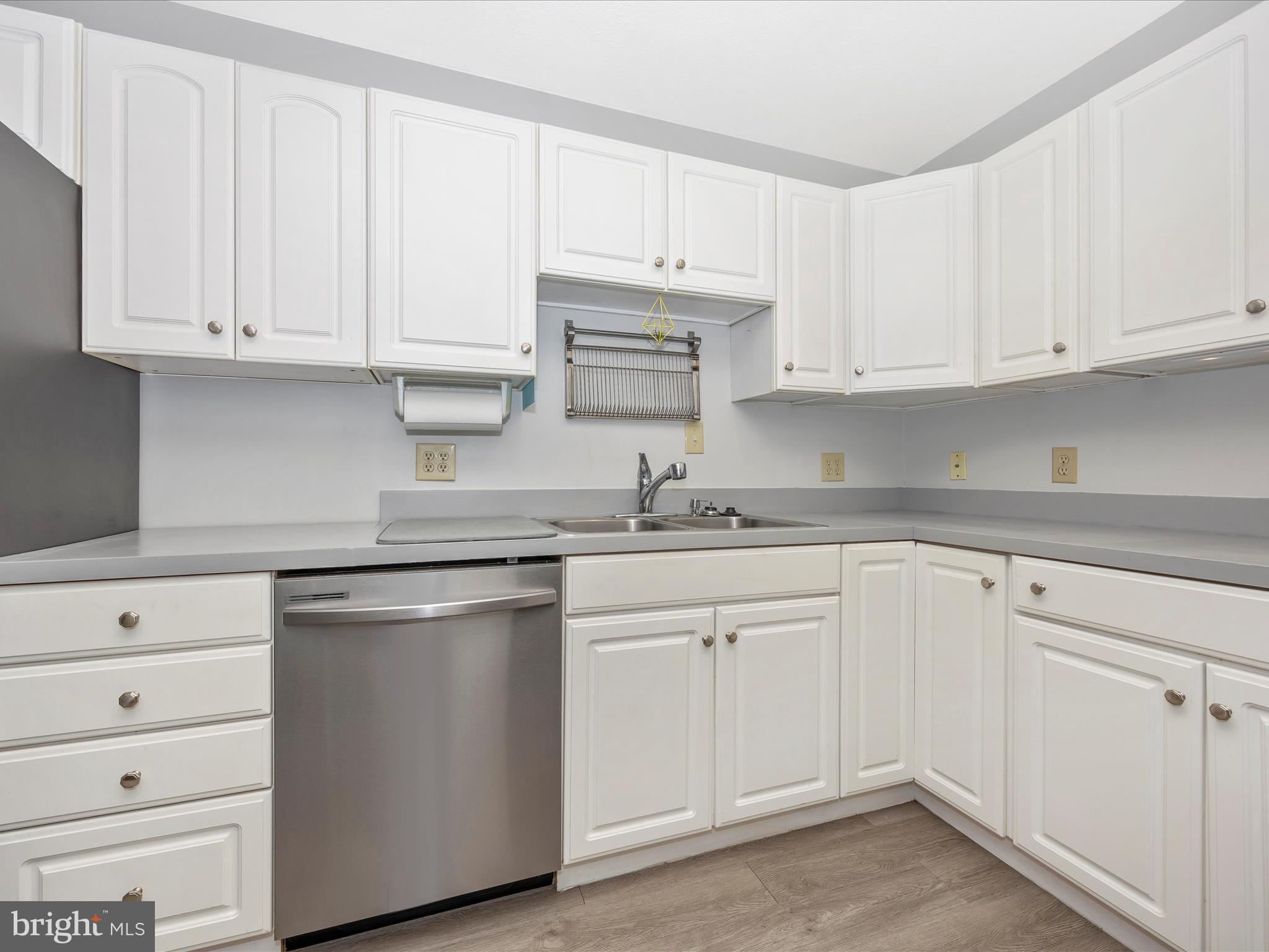 1403 Pinewood Drive Frederick, MD 21701 - Photo 27 of 55 Kitchen