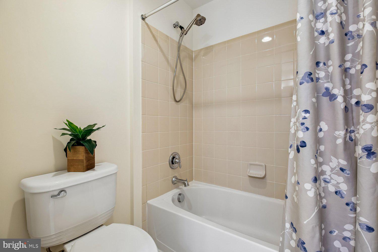 4801 Fair Hill Road Olney, MD 20832 - Photo 63 of 90 Upper Lvl Private Full Bath