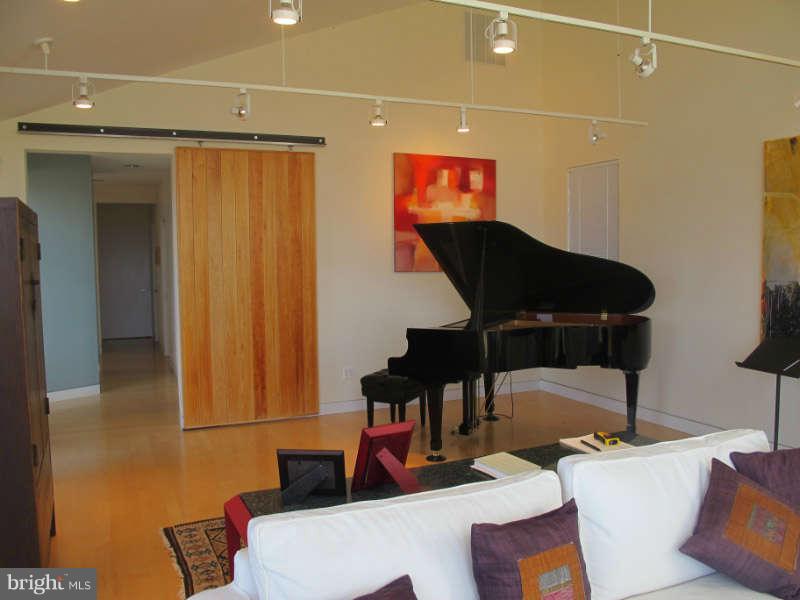 419 Laurel Mills Road Castleton, VA 22716 - Photo 10 of 30 Living Room