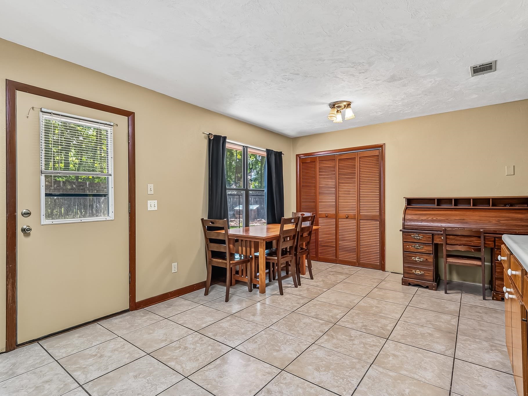 1792 Folkstone Road Tallahassee, FL 32312 - Photo 13 of 42 Gallery Image 13
