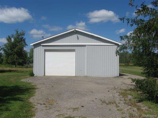 pole barn.JPG