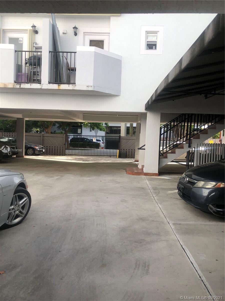 123 Southwest 17th Road Miami, FL 33129 - Photo 7 of 28 a view of parking area