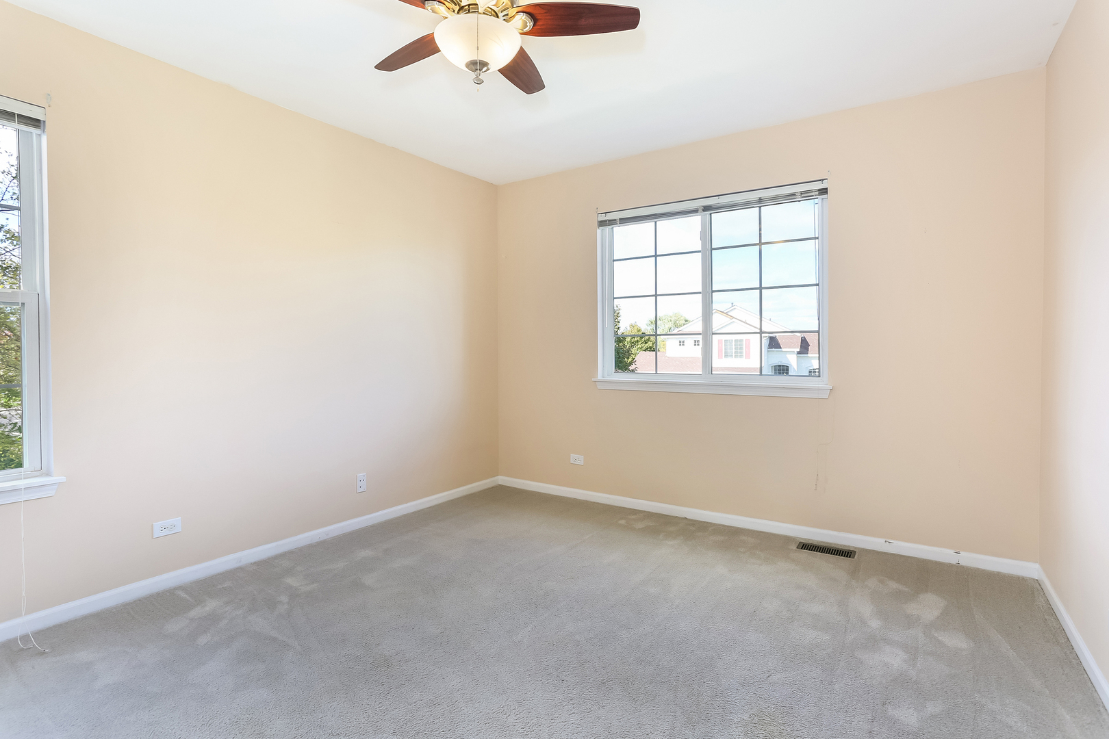 5460 Sullivan Pass Lake In The Hills, IL 60156 - Photo 31 of 51 an empty room with a window