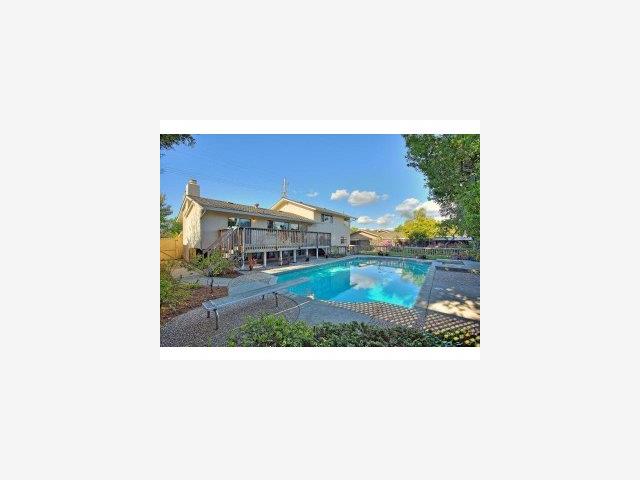 20718 Prospect Road Saratoga, CA 95070 - Photo 6 of 9 Gallery Image 6
