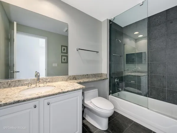 $6,250 | 24 North May Street, Unit 333, Chicago, IL 60607