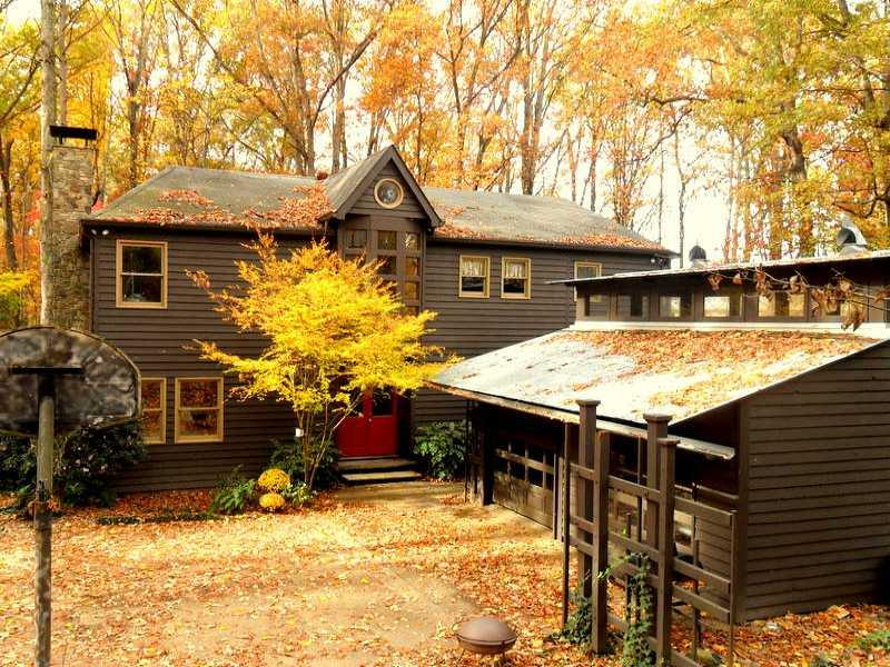 815 Highcourt Road Northwest Atlanta, GA 30327 - Photo 1 of 1