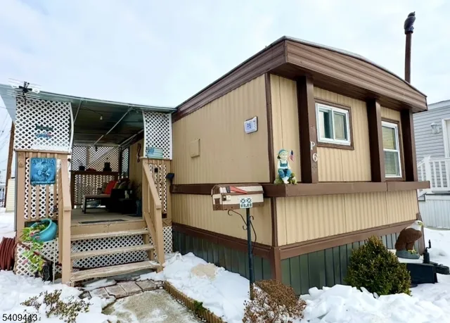 a view of a house with a outdoor space