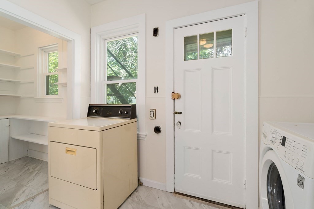 39 Selden Street Boston, MA 02124 - Photo 12 of 29