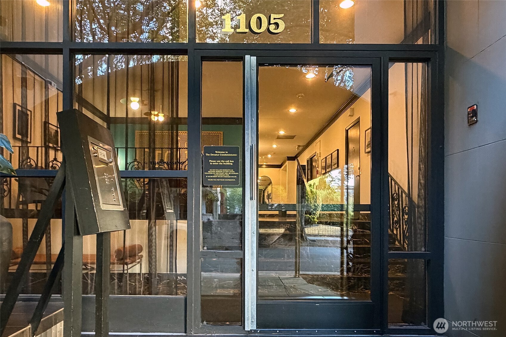 1105 Spring Street, Unit 1203 Seattle, WA 98104 - Photo 2 of 19 Gallery Image 2