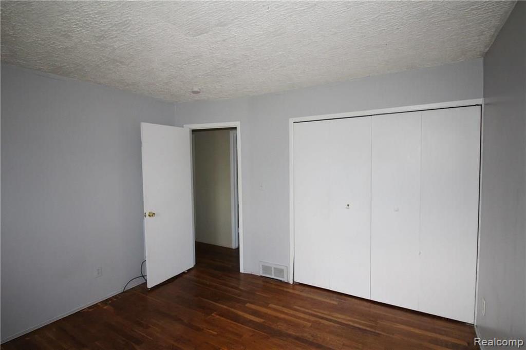 32175 Bruce Street Romulus, MI 48174 - Photo 7 of 19