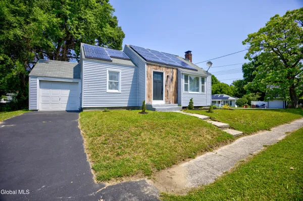 $279,000 | 335 Hampton Avenue, East Greenbush, NY 12144