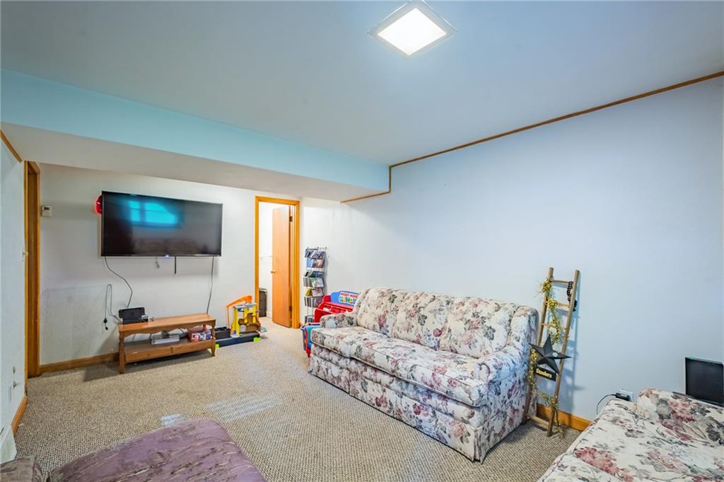 239 Hazel Road Pittsburgh, PA 15235 - Photo 12 of 23 Gallery Image 12