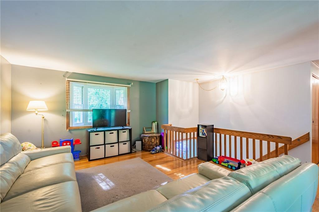 239 Hazel Road Pittsburgh, PA 15235 - Photo 3 of 23 Gallery Image 3