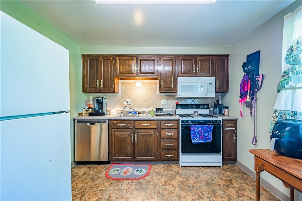 239 Hazel Road Pittsburgh, PA 15235 - Photo 6 of 23 Gallery Image 6