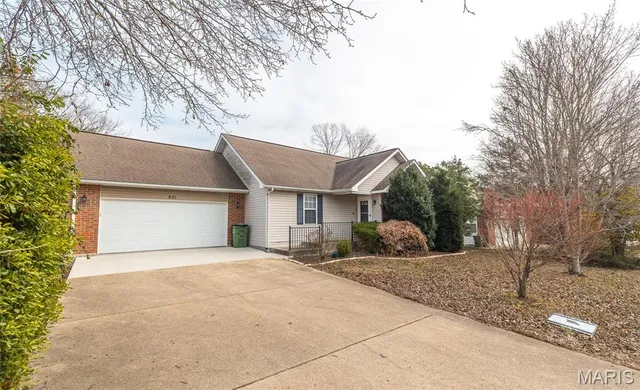 $369,000 | 821 Cambridge Drive, Rolla, MO 65401