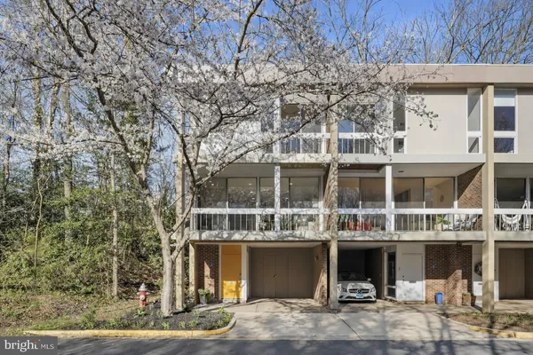 $624,900 | 11526 Maple Ridge Road, Reston, VA 20190