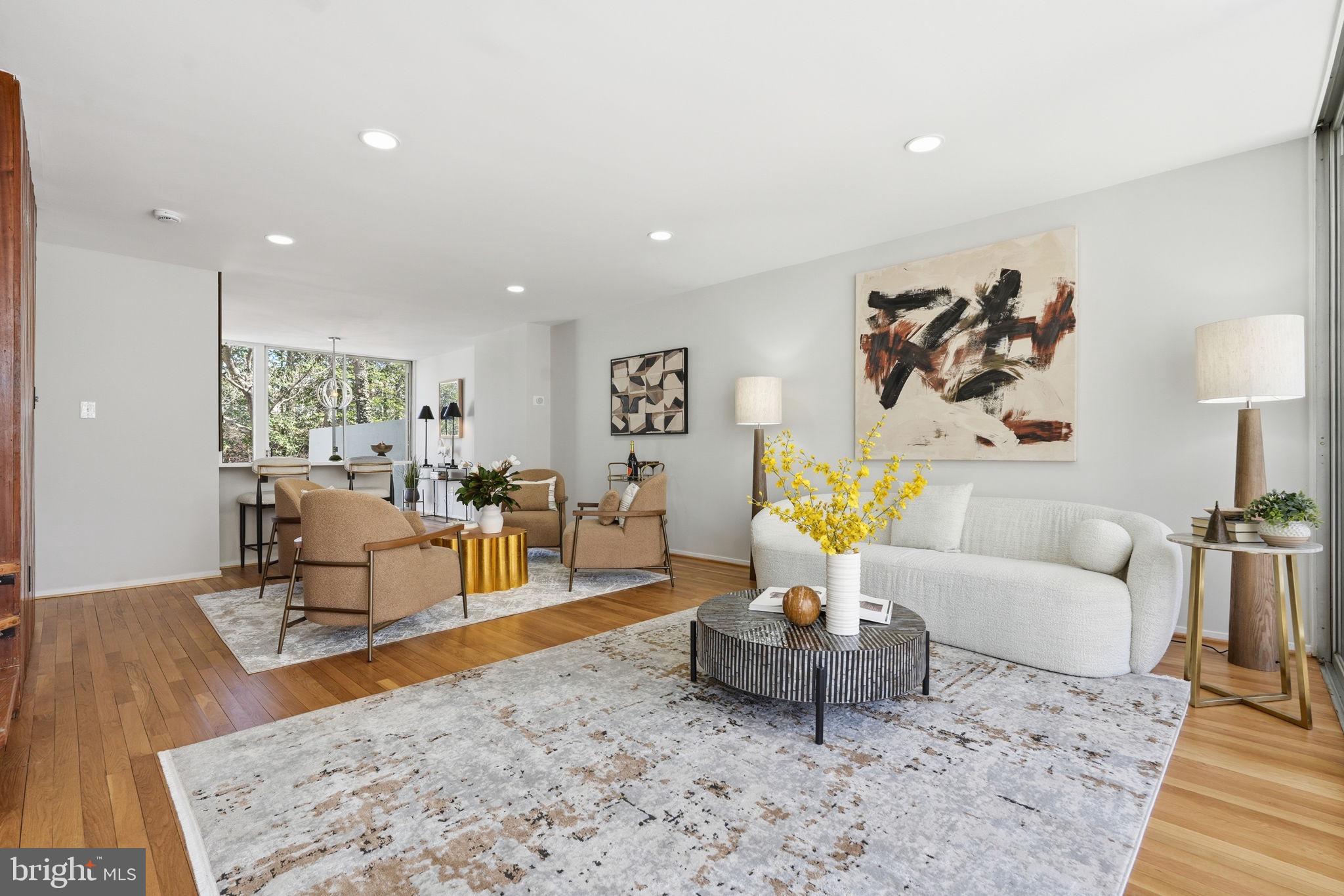 11526 Maple Ridge Road Reston, VA 20190 - Photo 16 of 52 Spacious layout & recessed lights