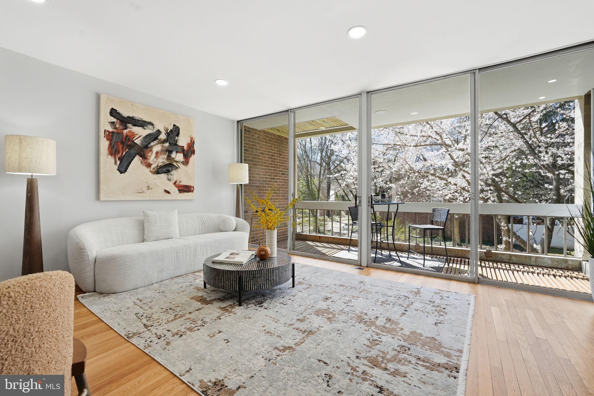 11526 Maple Ridge Road Reston, VA 20190 - Photo 4 of 54 Indoor-outdoor living comes easy here
