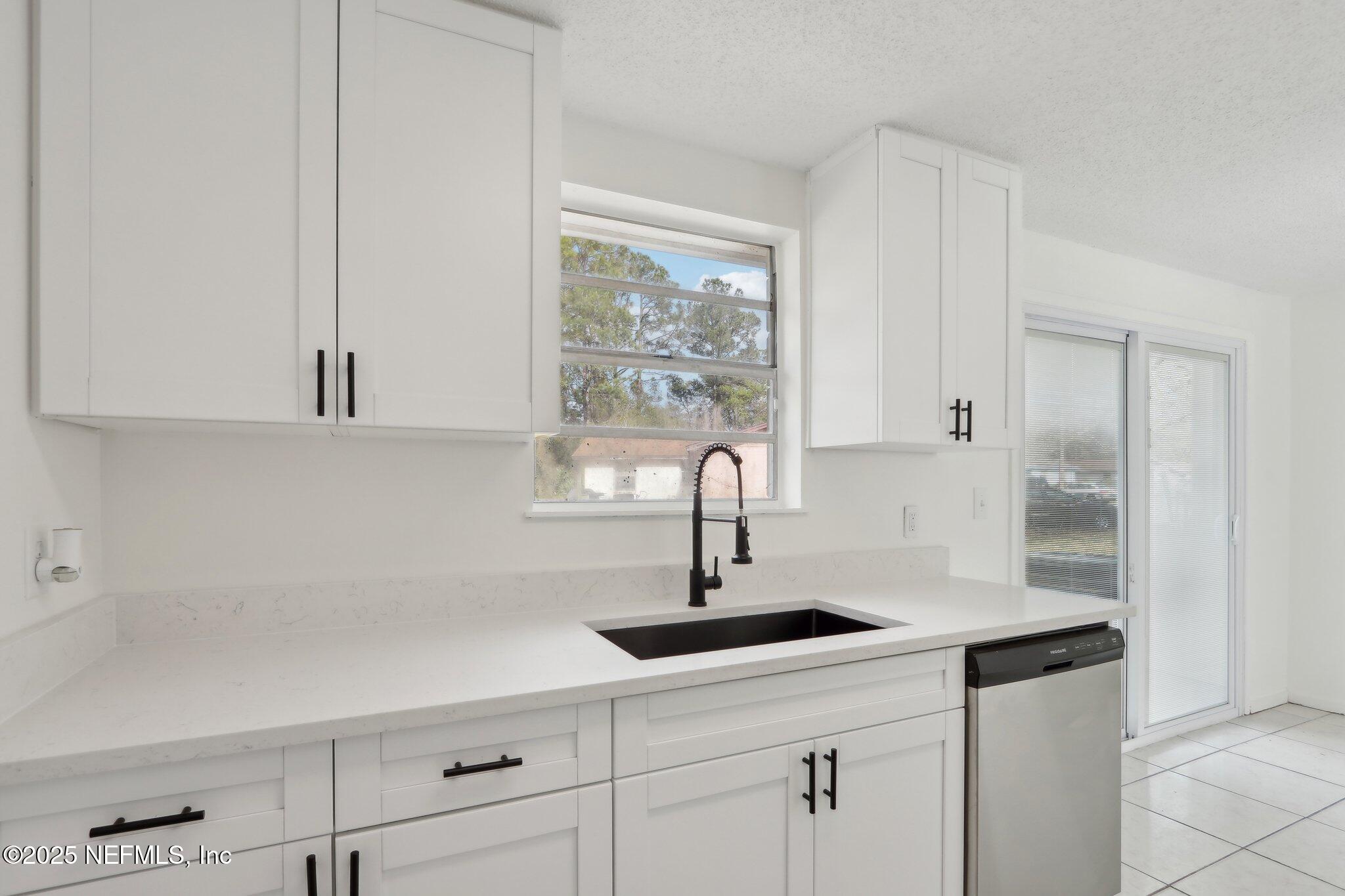10-web-or-mls-Eagle Cove Rd-010