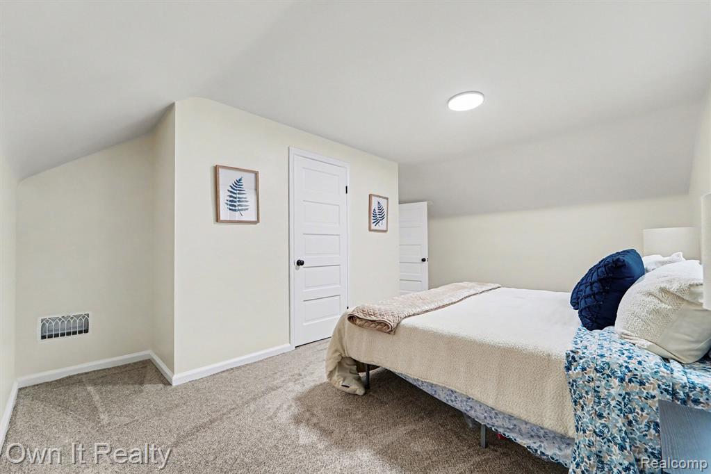 168 Kerby Road Grosse Pointe Farms, MI 48236 - Photo 17 of 36