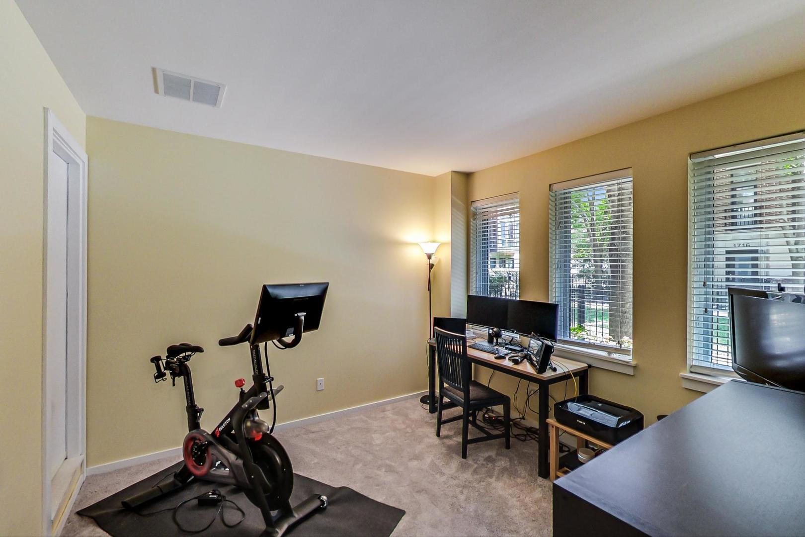 1723 West Surf Street Chicago, IL 60657 - Photo 17 of 37