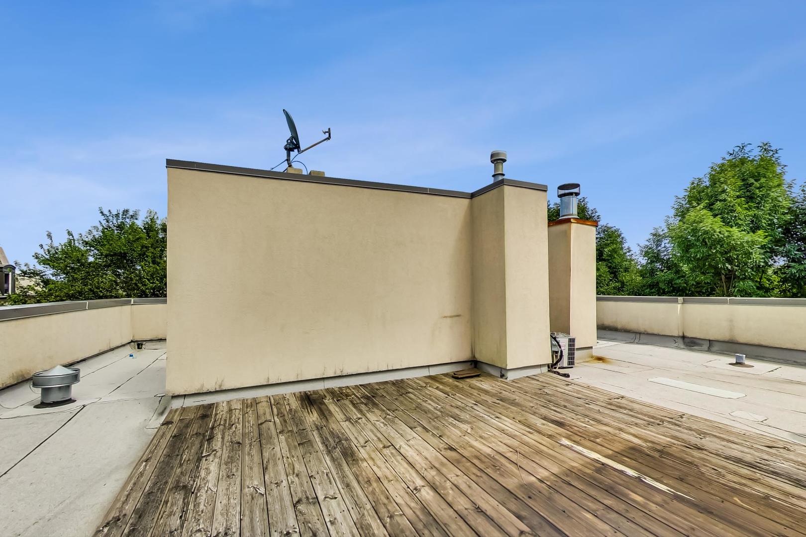 1723 West Surf Street Chicago, IL 60657 - Photo 32 of 37