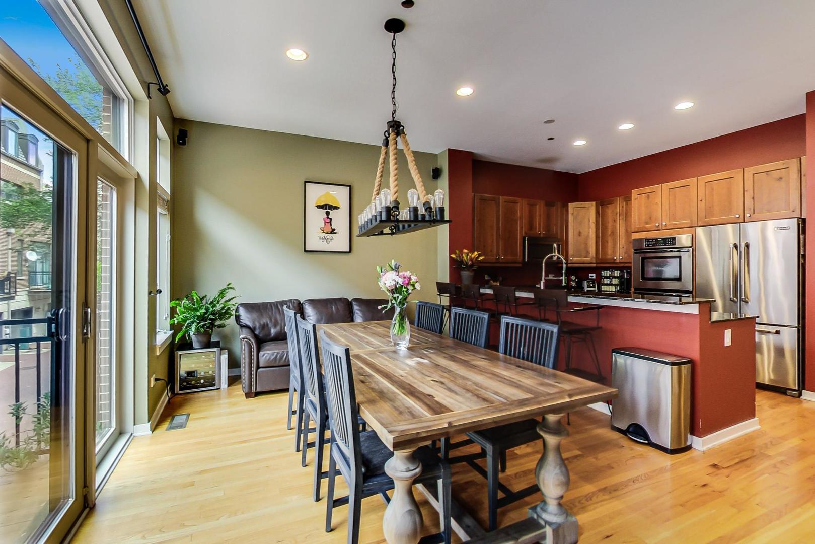 1723 West Surf Street Chicago, IL 60657 - Photo 10 of 37