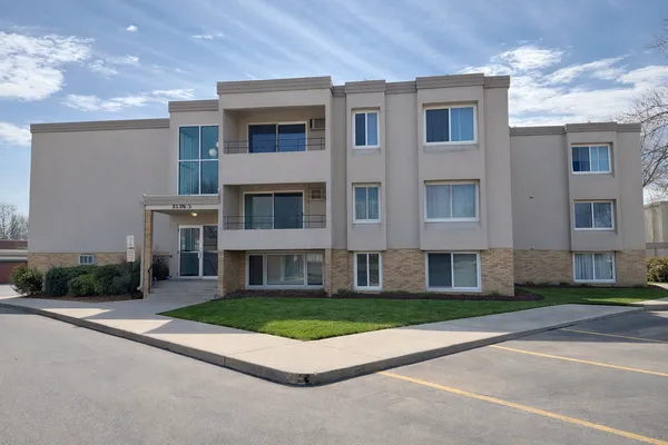 $129,900 | 2011 Viking Drive Northwest, Unit 32, Rochester, MN 55901