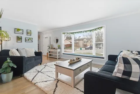 $589,900 | 6 St Ives Lane, Vernon Hills, IL 60061