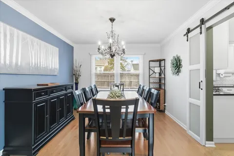 $589,900 | 6 St Ives Lane, Vernon Hills, IL 60061