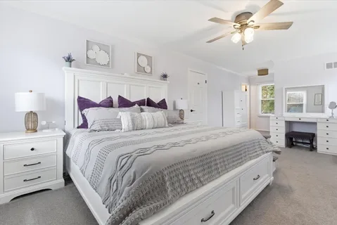 $589,900 | 6 St Ives Lane, Vernon Hills, IL 60061