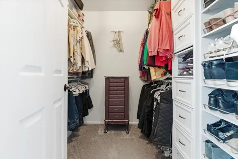 $589,900 | 6 St Ives Lane, Vernon Hills, IL 60061