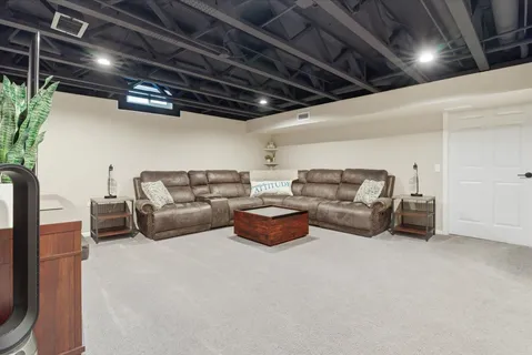 $589,900 | 6 St Ives Lane, Vernon Hills, IL 60061