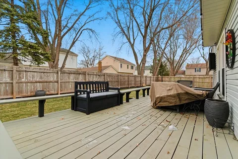 $589,900 | 6 St Ives Lane, Vernon Hills, IL 60061