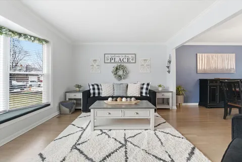 $589,900 | 6 St Ives Lane, Vernon Hills, IL 60061