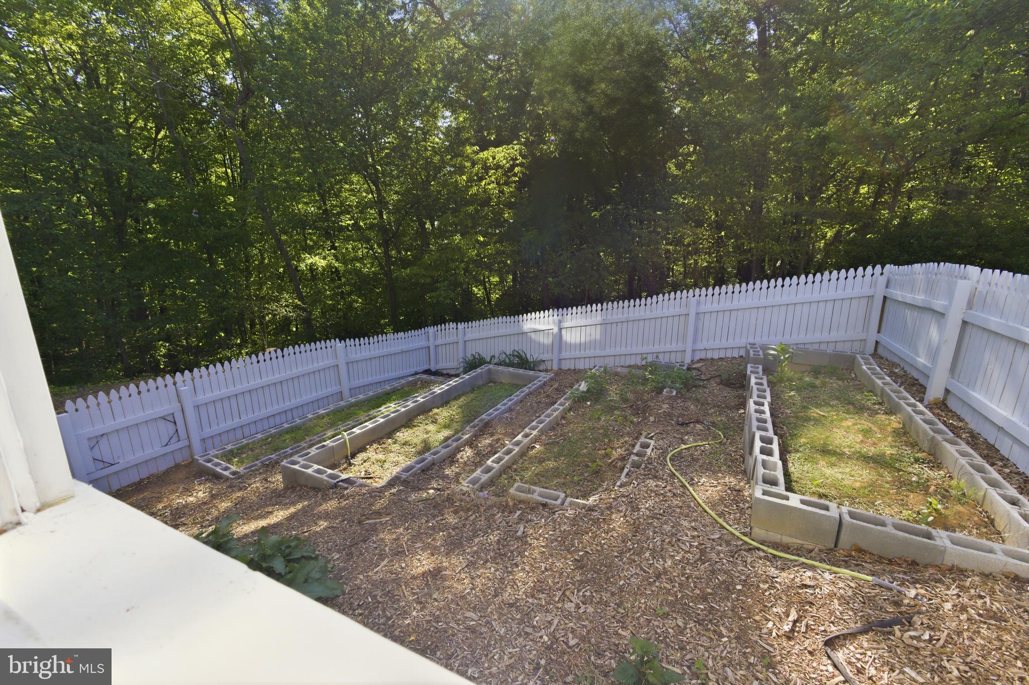 13601 Pendleton Street Fort Washington, MD 20744 - Photo 45 of 50 a view of a back yard